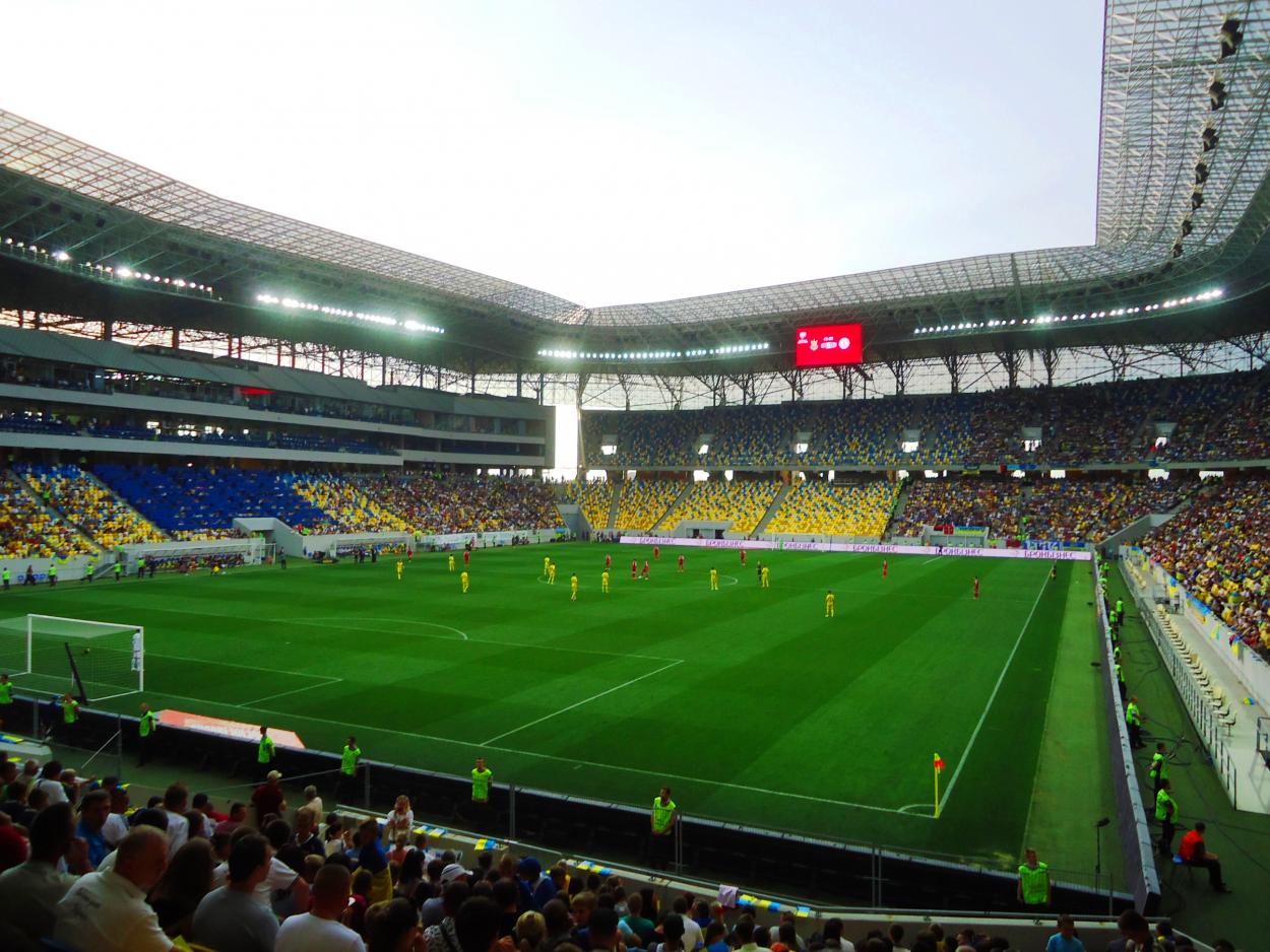 Стадион арена львов. Арена Львов. Стадион Украина Львов. Львовский стадион стадион. Львов Арена евро 2012.