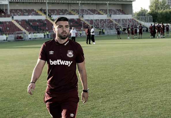 Above: Young striker Elliot Lee in action for former club West Ham United | Photo: Arfur Griffiths 