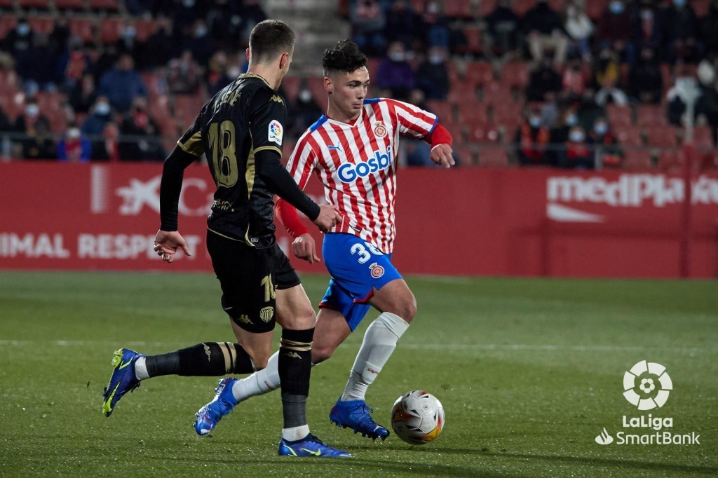 Arnau Martinez y Señé durante el partido. FUENTE: Girona FC