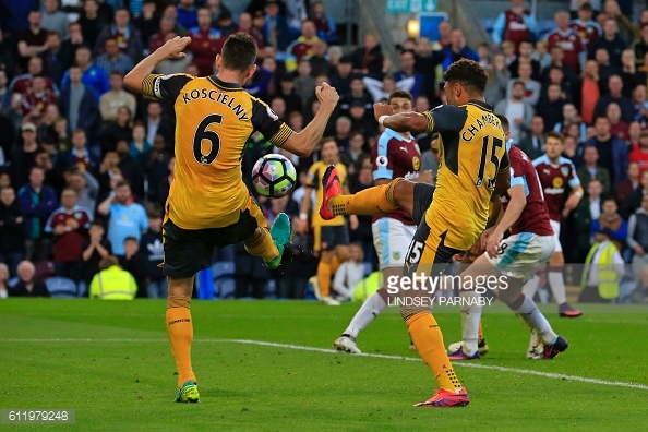 Arsenal bundled in a late goal to win against Burnley | Photo: Getty