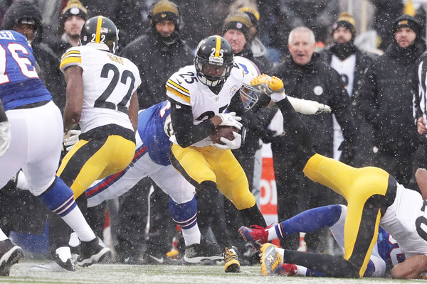 Artie Burns #25 of the Pittsburgh Steelers intercepts Tyrod Taylor #5 of the Buffalo Bills. |Dec. 10, 2016 - Source: Brett Carlsen/Getty Images North America|