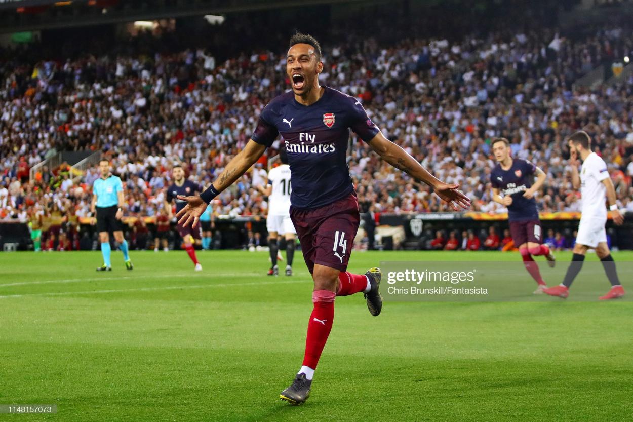 VALENCIA, SPAIN - MAY 09: Pierre-Emerick Aubameyang of Arsenal celebrates scoring the equaliser during the UEFA Europa League Semi Final Second Leg match between Valencia and Arsenal at Estadio Mestalla on May 09, 2019 in Valencia, Spain. (Photo by Chris Brunskill/Fantasista/Getty Images)