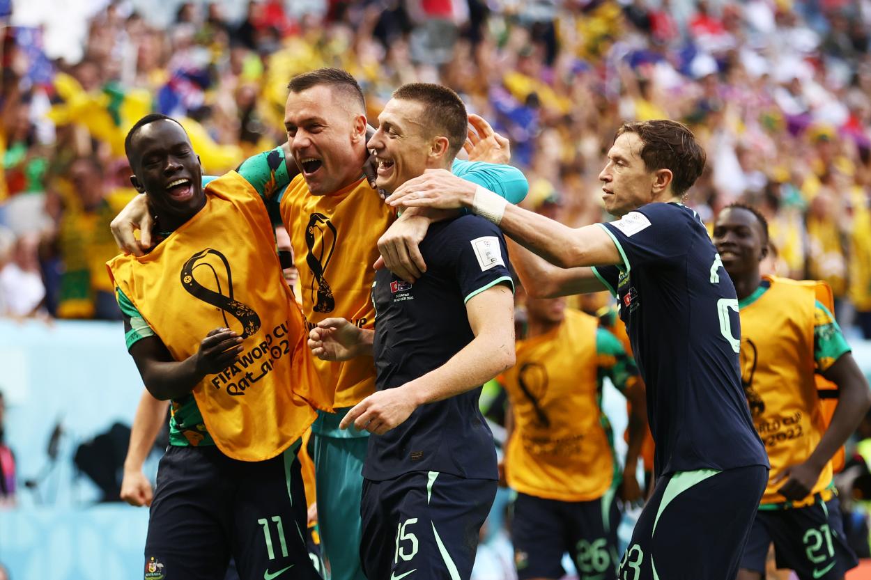 Los australianos celebrando el único tanto en la victoria ante Túnez. Fuente: Socceroos.