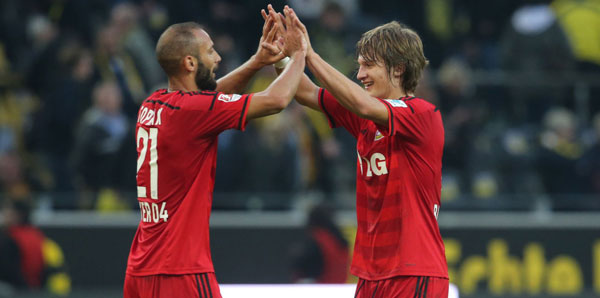 Defensively sound: Toprak and Jedvaj. | Image source: milliyet.com.tr