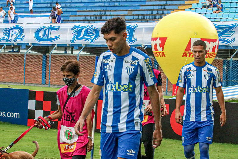 Assim como a maioria dos contratados, Paulo Baya pouco mostrou até agora (Foto: Frederico Tadeu/Avaí FC)