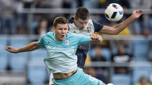 Bezjak, lesionado para este partido, con la camiseta de su selección. | Fuente: bundesliga.de