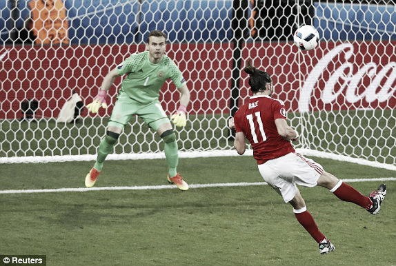 Above: Gareth Bale missing a headed opportunity in Wales' 3-0 win over Russia | Photo: Reuters