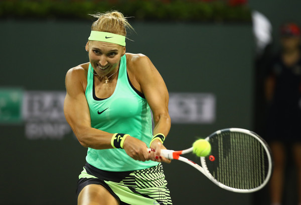 Elena Vesnina's backhand was really working well today | Photo: Clive Brunskill/Getty Images North America