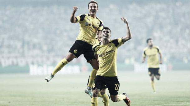 Los jugadores celebran un gol frente al Legia. Foto: Borussia Dortmund