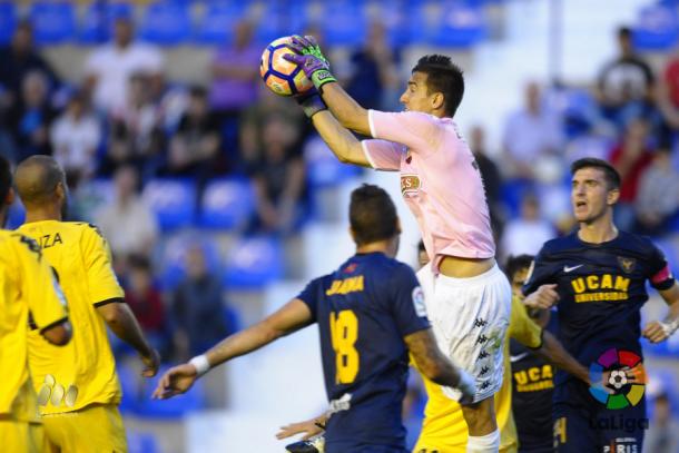 El portro Edgar Badia es el menos goleado de Segunda Division. Solo ha encajado cinco goles en 10 jornadas. (Foto: LaLiga)