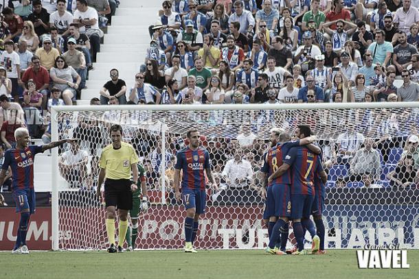 El Barcelona celebra un gol de Messi | Foto: VAVEL