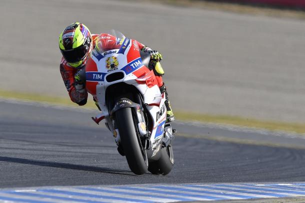 Barberá a lomos de la GP16 | Foto: Team Ducati