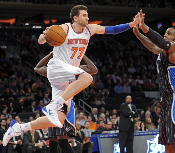 La altura no es un obstáculo para que Bargnani se muestra ágil en la cancha. | Foto: New York Knicks