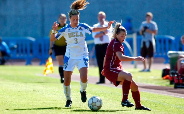 Lauren Barnes (left) in a match against against Washington State where she scored the winning goal in a 2-0 victory | Source: Daily Bruin