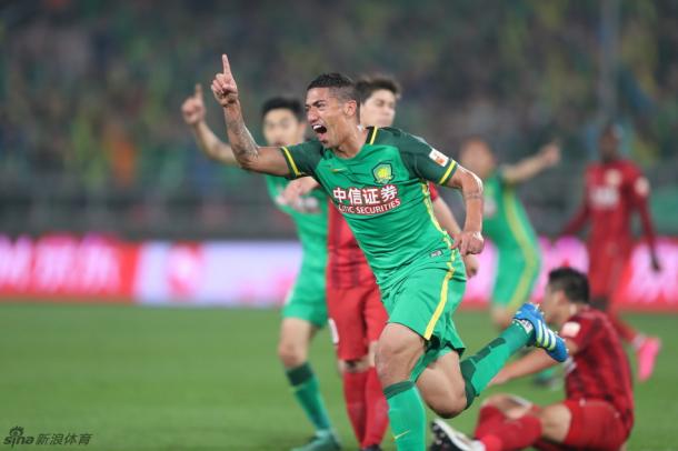 Ralf fez lindo gol, o seu primeiro com a camisa do Guoan (Foto: Sina Sports)