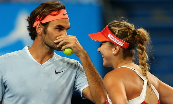 Bencic and Federer discusses tactics during the Hopman Cup earlier this year | Photo: Paul Kane/Getty Images AsiaPac