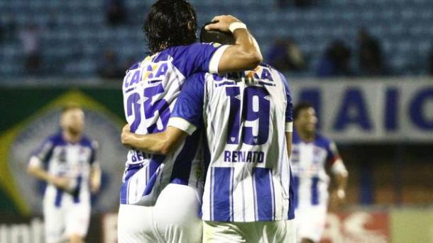 Beltrán e Renato marcaram, mas não foi suficiente para garantir a vitória avaiana (Foto: Jamira Furlani/Avaí FC)