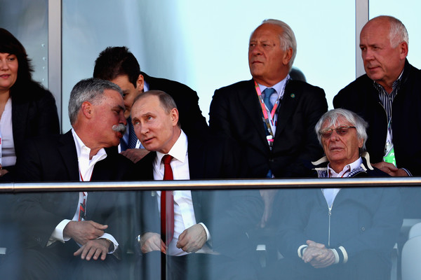Bernie Ecclestone, Vladimir Putin y Chase Carey durante el GP de Rusia. Fuente: Getty Images