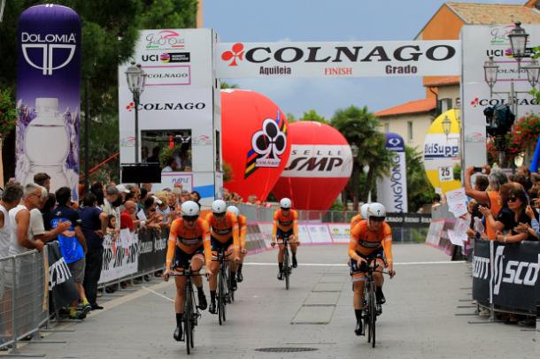 El Boels-Dolmans llegando a meta | Fuente: Giro Rosa
