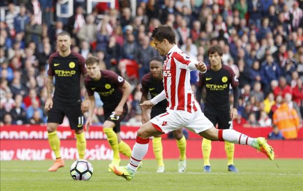 Bojan slots home from the spot. | Image source: Premier League