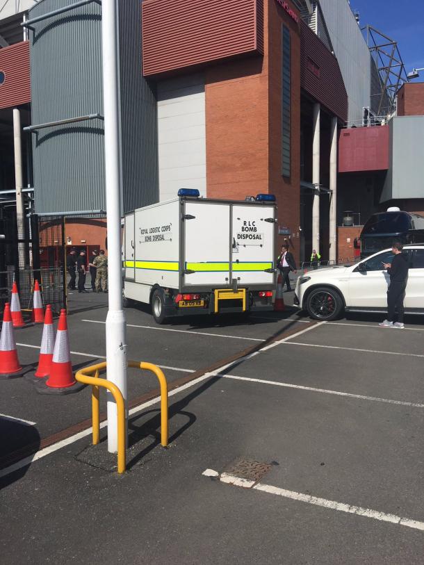 A bomb disposal unit arrives at England's biggest club football stadium | Photo: Neil Ashton on Twitter