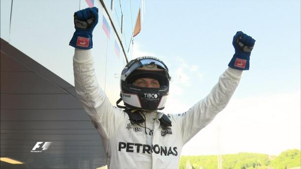 Bottas comemorou muito sua primeira vitória na F1 (Foto: Divulgação/F1)