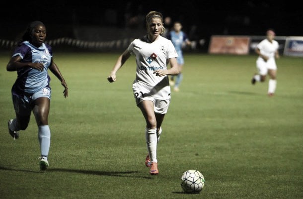 Katie Bowen chases after the ball | 