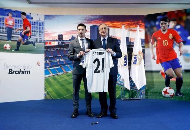 Brahim con Florentino en la presentación | Foto: Realmadrid.com