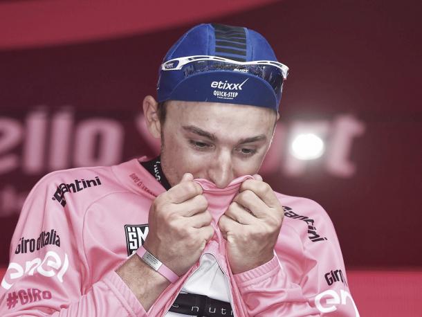 Gianluca Brambilla con la maglia rosa en el Giro 2016  Fuente: Quick-Step Floors