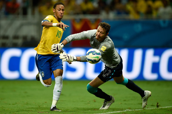 Peru will have to try and contain Brazil and superstar attacker Neymar for the third time in the past year (Photo: Buda Mendes/Getty Images).