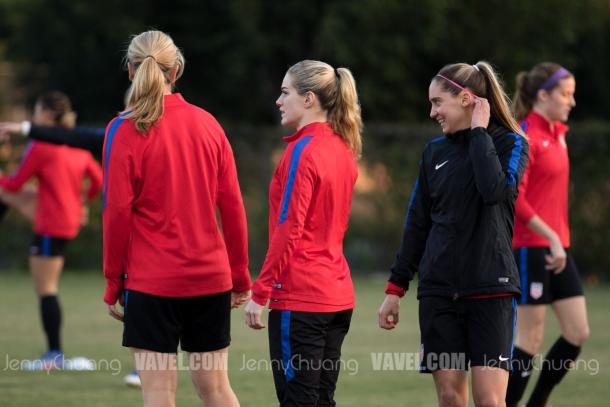 Morgan Brian (right) with Houston Dash teammated Kealia Ohai (center) during USWNT January camp | Source: Jenny Chuang - VAVEL USA