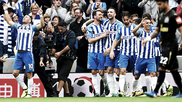 Los jugadores del Brighton celebran un gol esta temporada | Foto: Getty Images