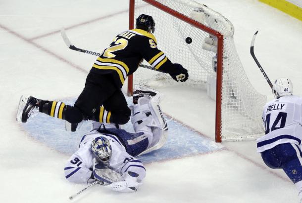 The flying Boston Bruins turned on the afterburners and beat the Toronto Maple Leafs 5-1. (AP Photo/Elise Amendola)