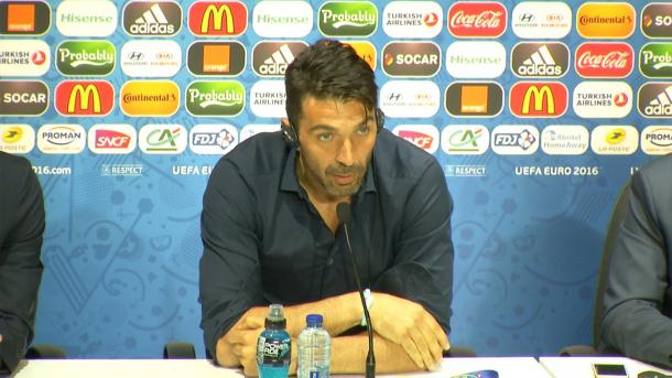 Gigi Buffon in conferenza stampa, ytimg.com