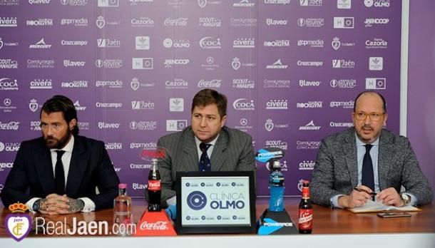 Sergio Hitos, JM Hitos y Jesús Patón, en una rueda de prensa. Foto: Real Jaén CF