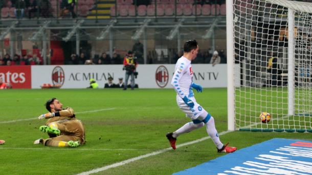Callejón supera a Donnarumma para anotar el segundo gol del Nápoles | Serie A