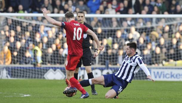 King en disputa del esférico | Millwall FC