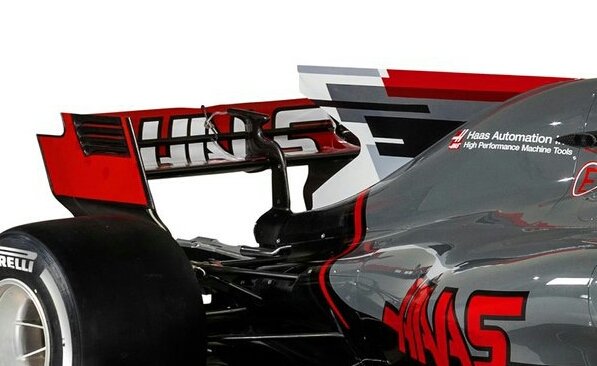 The rear wing is simple. Expect a T-Wing to feature during testing. | Photo: Twitter/Craig Scarborough