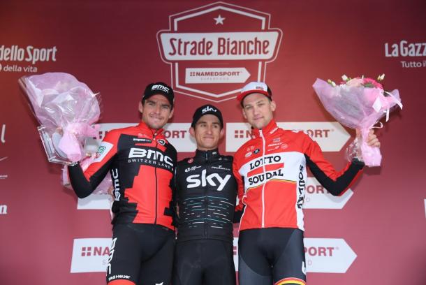 Michal Kwiatkwoski sul podio con Greg Van Avermaet e Tim Wellens