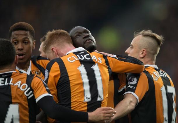 L'Hull City festeggia la vittoria. Fonte: https://twitter.com/hullcity