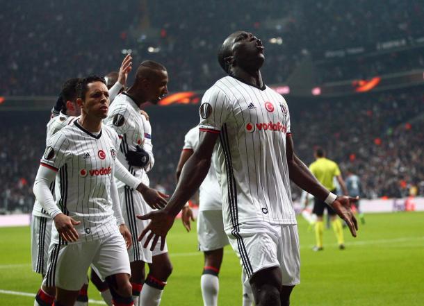 Aboubakar esulta per il suo gol. Fonte: https://twitter.com/besiktas