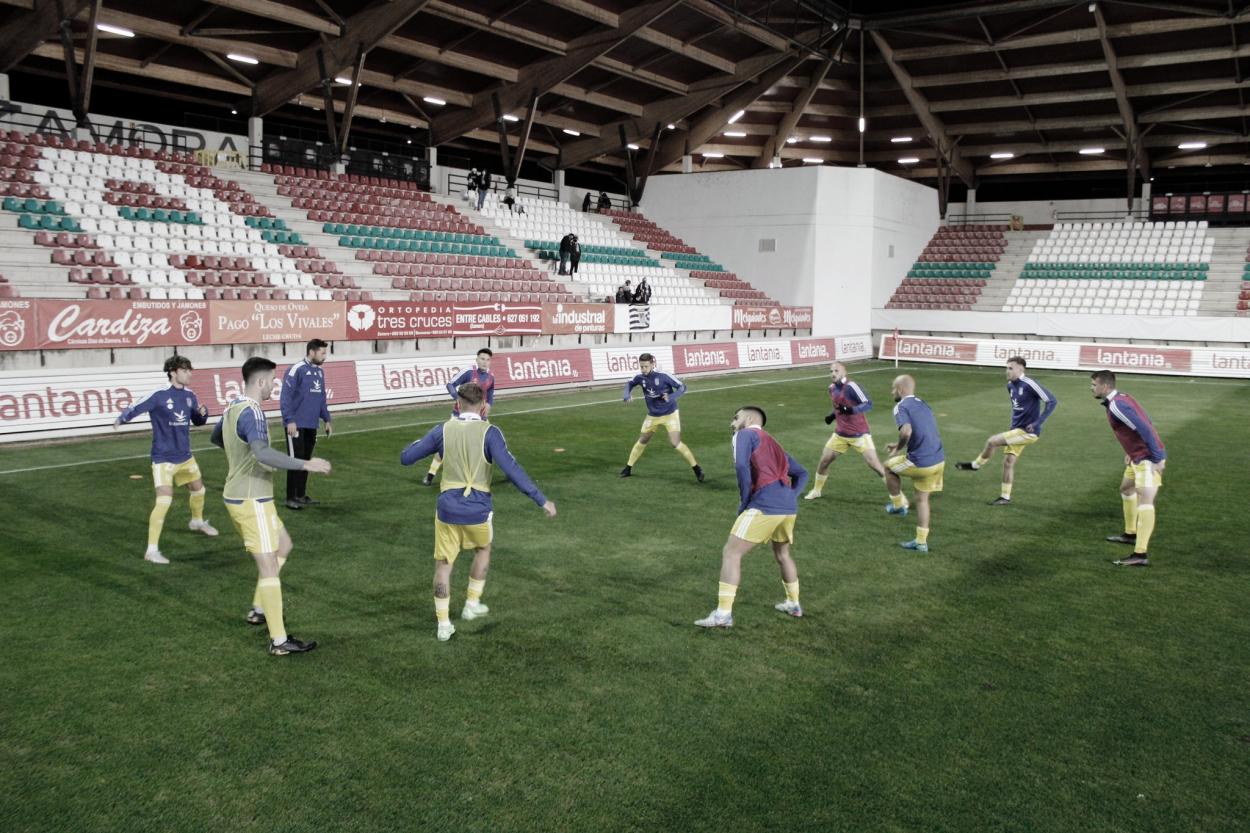 Los jugadores del CD Badajoz entrenando antes del encuentro ante el Zamora CF// Foto: CD Badajoz