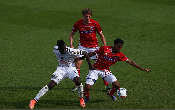 CJ Capong (left, all white) will be left alone to create his own chances / Ronald Martinez - Getty Images