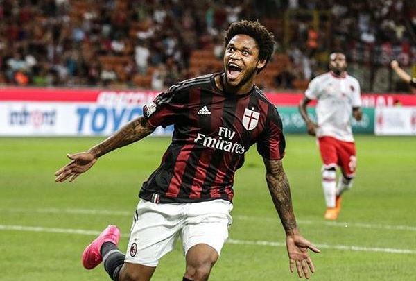 Luiz Adriano, fonte milancafe24