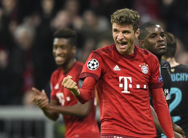 Müller celebra con rabia uno de sus dos goles al Arsenal | Foto: Bayern
