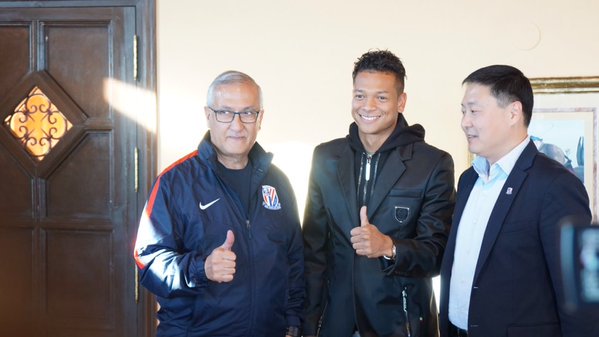 Guarin's signing became official on Wednesday after his successful medical the day before in Spain | Photo via Twitter