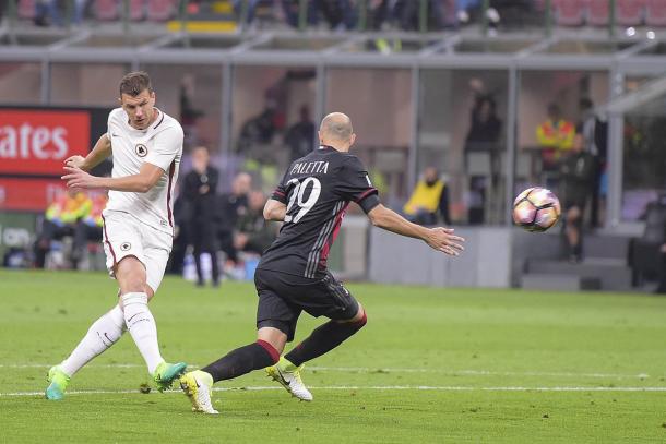 Dzeko haciendo el segundo gol en San Siro | Foto: AS Roma