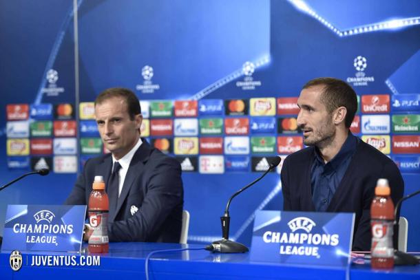 Allegri e Chiellini in conferenza stampa. Foto: Twitter