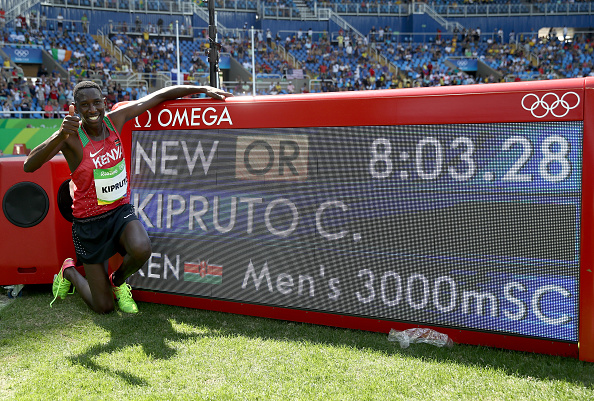 Conseslus Kipruto celebrates his Olympic Record after the race (Getty/Cameron Spencer)