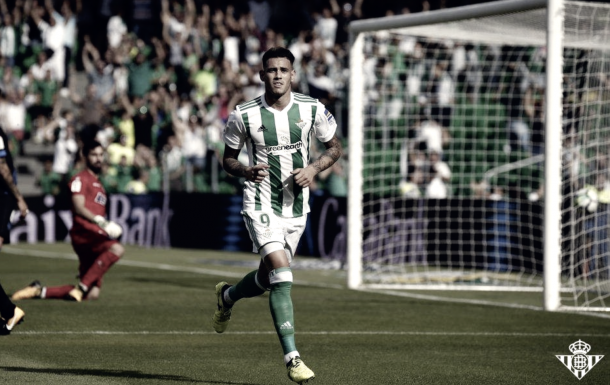 Foto de la última victoria en casa frente al Alavés por 2-0 / Foto: www.realbetisbalompie.es